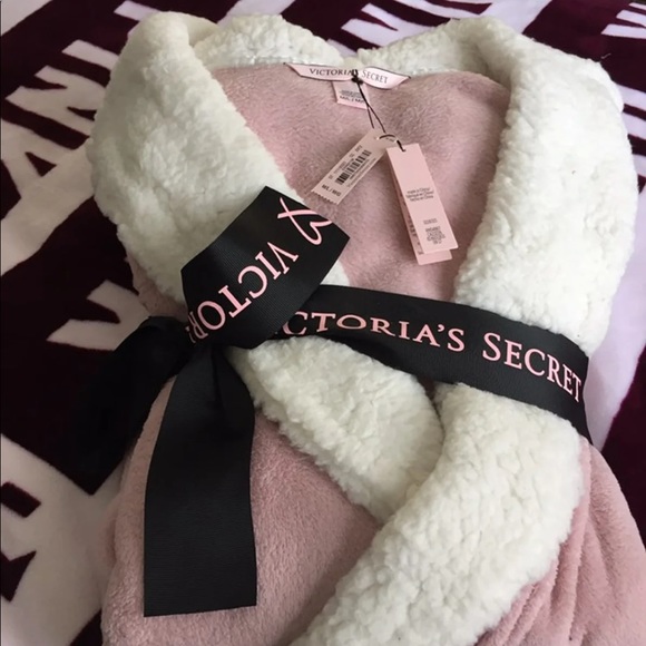 VICTORIA SECRET ROBE - Picture 2 of 2